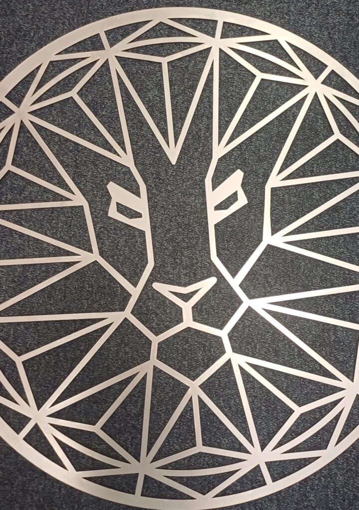 Decorative cutting of a lions head from steel
