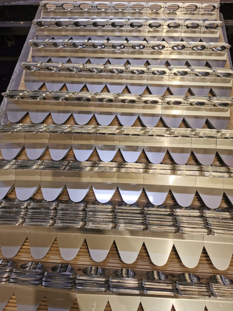 A photo to show common line forming for large batch work