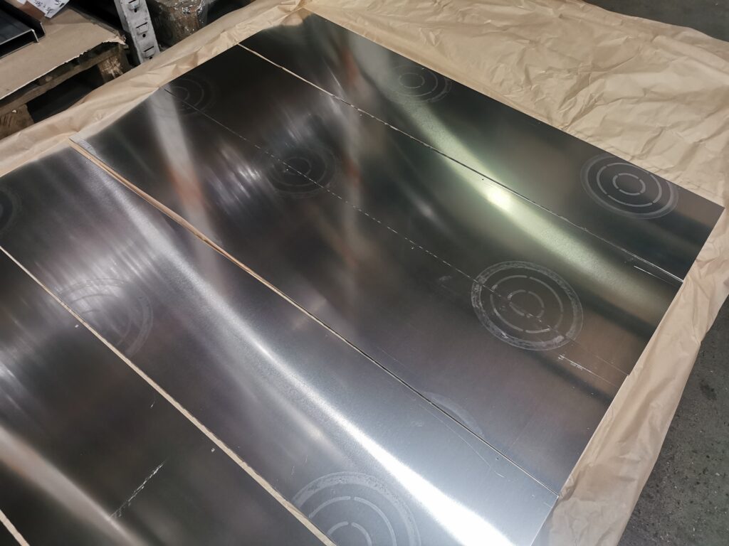 A photo to show the 700 parst cut the same on the pallet - all parts the same